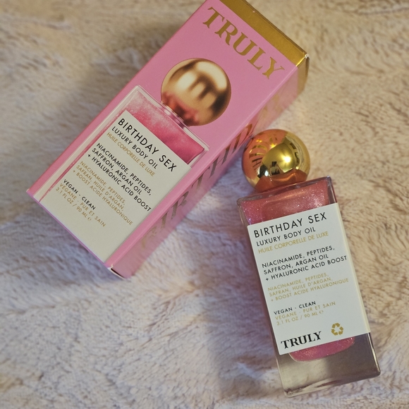 TRULY Other - Truly Pink Luxury Body Oil